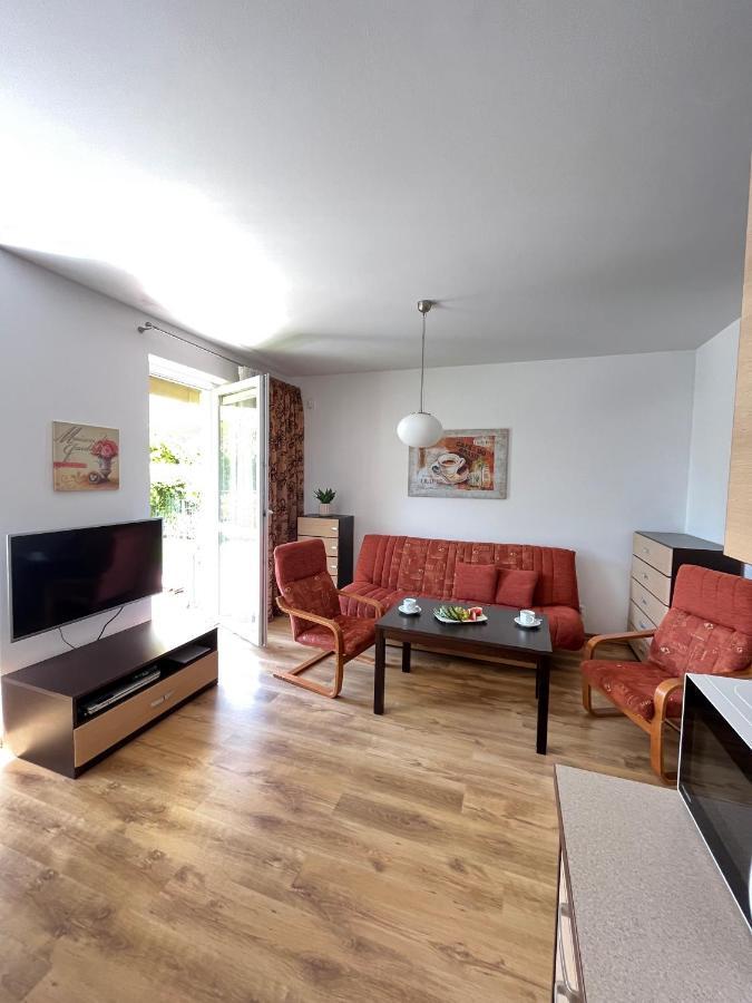 Apartament Z Garazem I Ogrodem Колобжег Екстер'єр фото