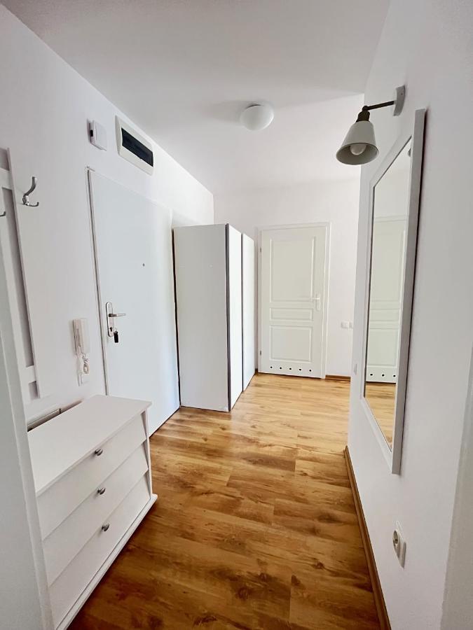 Apartament Z Garazem I Ogrodem Колобжег Екстер'єр фото