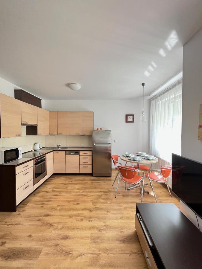 Apartament Z Garazem I Ogrodem Колобжег Екстер'єр фото