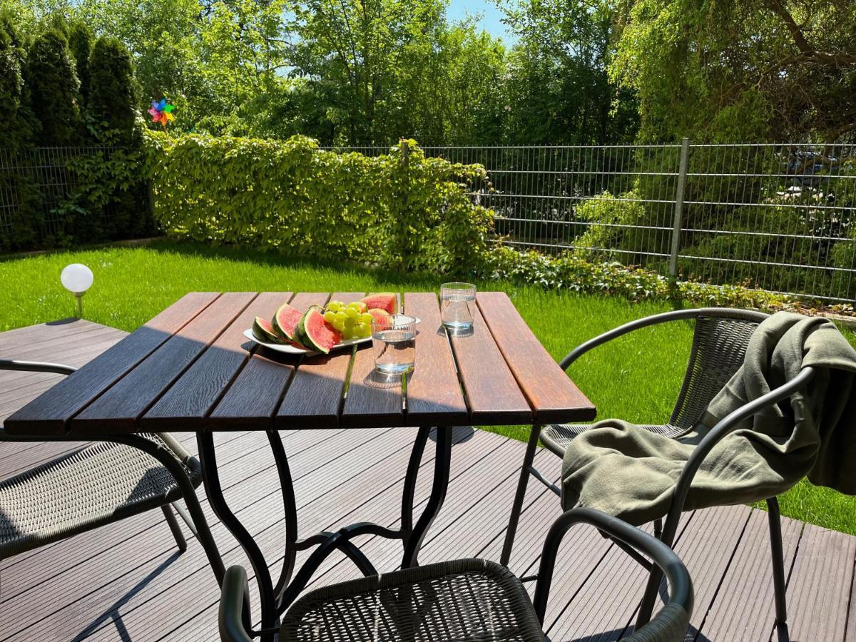 Apartament Z Garazem I Ogrodem Колобжег Екстер'єр фото