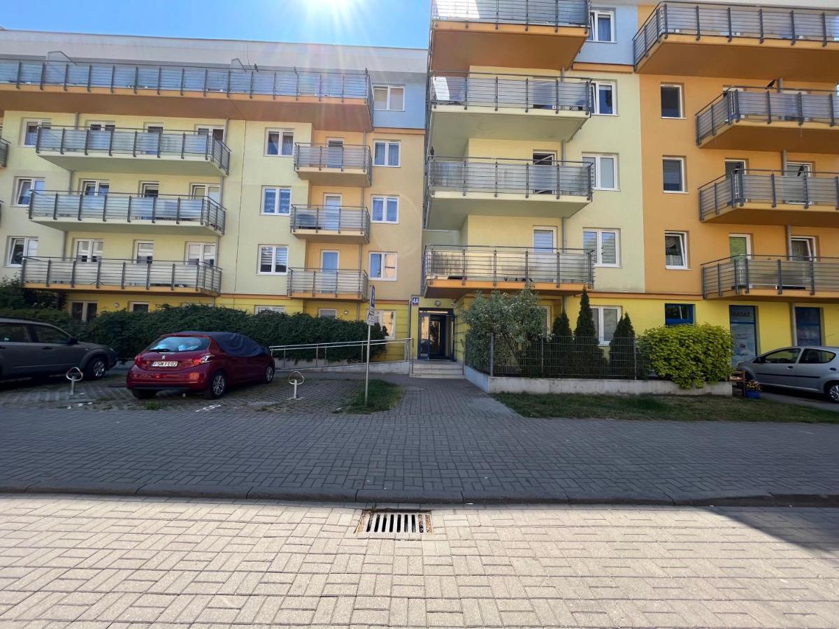 Apartament Z Garazem I Ogrodem Колобжег Екстер'єр фото